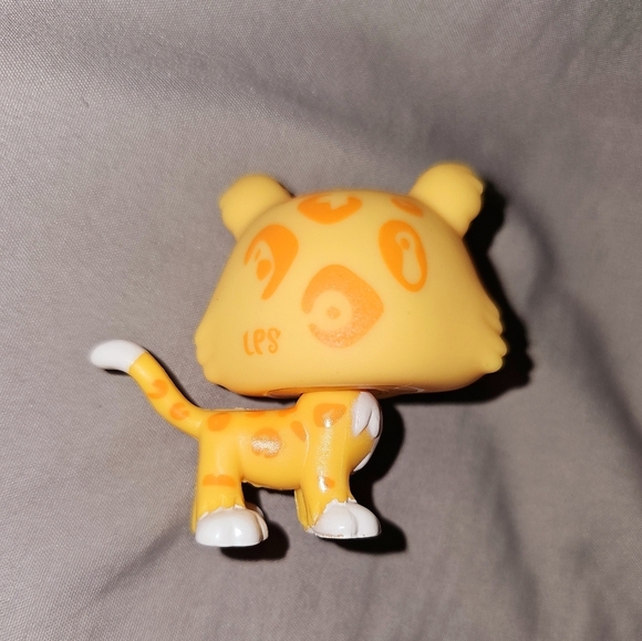 Leopard #51 Cat Littlest Pet Shop LPS G7 Series 1 Tiki Jungle Play Pack Toy - Picture 3 of 4
